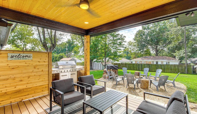 Stylish & Modern Lenexa Haven w/Fire Pit & Deck!
