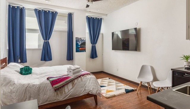 Stylish Studio in Downtown Area