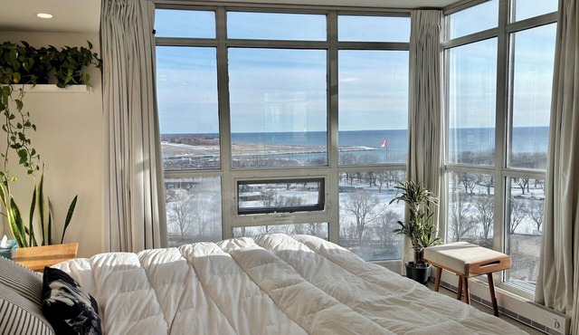 Sundrenched 2 BDRM waterfront gem with lake view near CNE, BMO Field