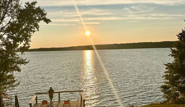 Sunset Escape on Crowe Lake | Kayaks & Fire Pit