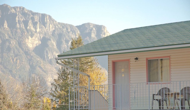 Sunset Motel in Creston