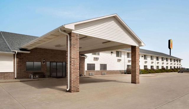 Super 8 by Wyndham Bethany MO