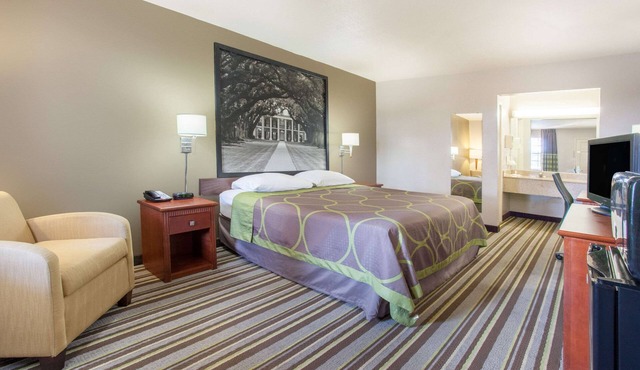 Super 8 by Wyndham Monroe West
