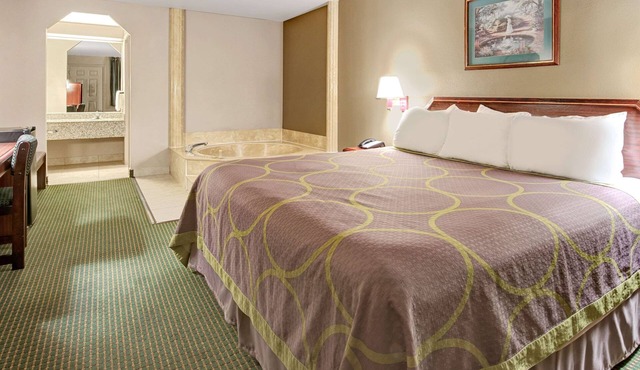 Super 8 by Wyndham Richardson Dallas
