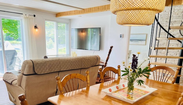 *Superb Chalet,*Waterfront/*boats included