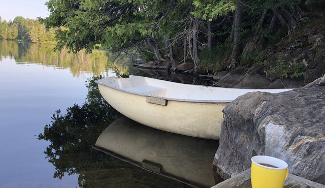 Swim, Play, Fish at this Beautiful, Private Cabin on the Lake.