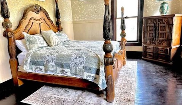The Birds Eye Suite w/Private Full Bath