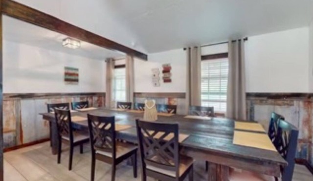 The Center: Marvelous 5-bedroom house for wellness and peace.