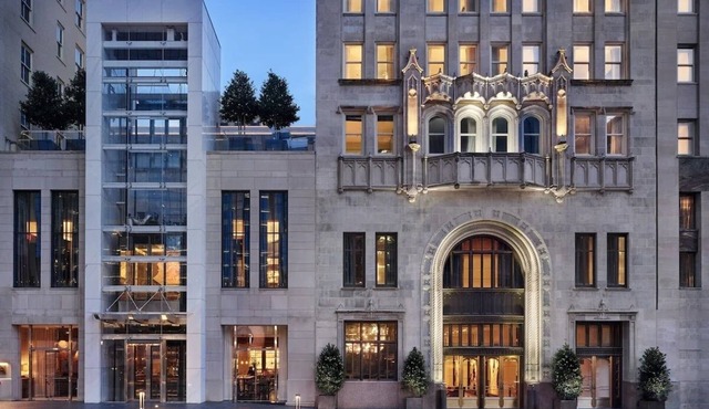 The Joule Dallas – Deluxe Loft Suite with Two-Story Layout & Art Design