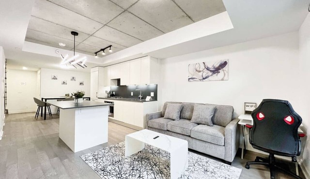 The Junction Nest | Private Patio | Parking
