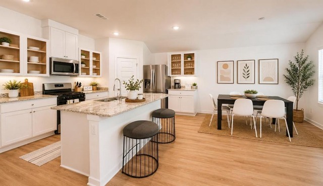 The Laredo - A Modern 4 BR house near Bentonville