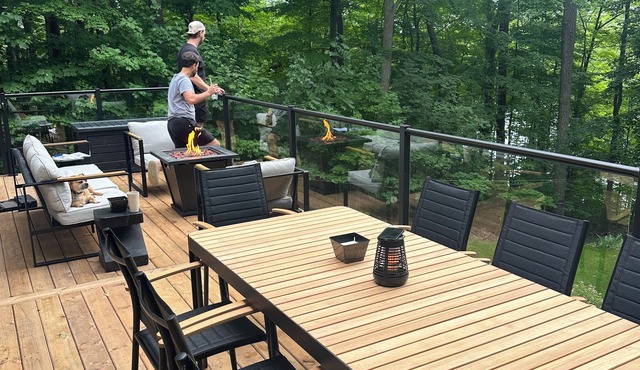 The Lowry Lakehouse, your South Frontenac cottage retreat