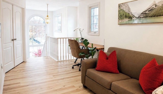 The space, privacy, and comfort of a true home away from home in Niagara area.