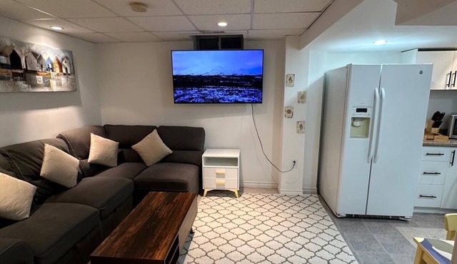 The Staycation Spot of 6ixnnCome stay in Modernised Home with all amenities