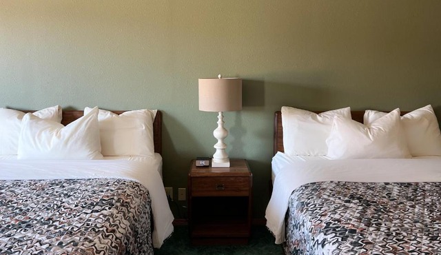 The Trail Inn - Sutton, Nebraska - US-6 HWY