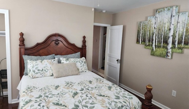 This particular property is located in a quiet, Gentilly neighborhood orhood