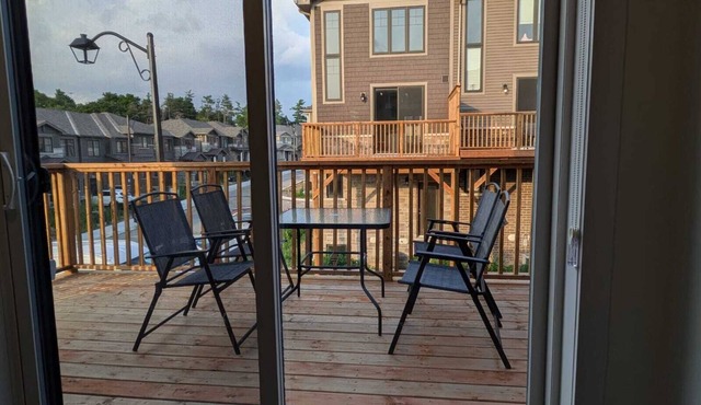 This townhouse is a 2 bedroom(s), 2.5 bathrooms, located in Cambridge, ON.