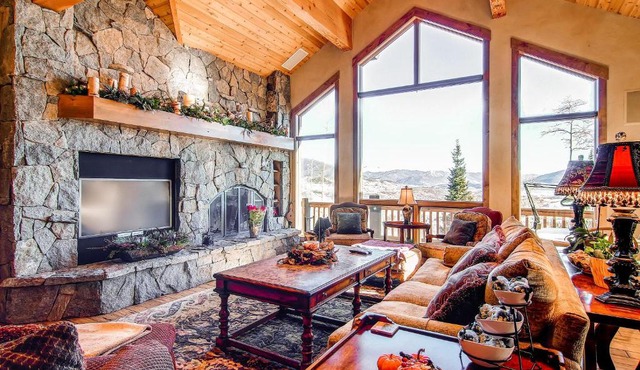 Three Peaks Mountain Lodge