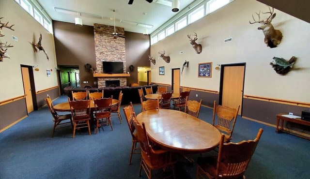 Three Rivers Lodge Room #13
