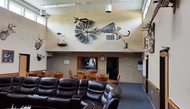 Three Rivers Lodge Room #17
