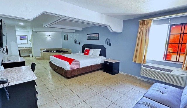 Three Rivers TX|Governor's Suite