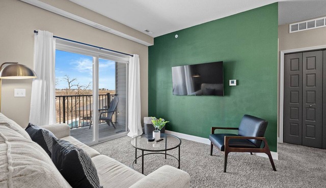 Top Floor, Modern Suite with Balcony Pool Views