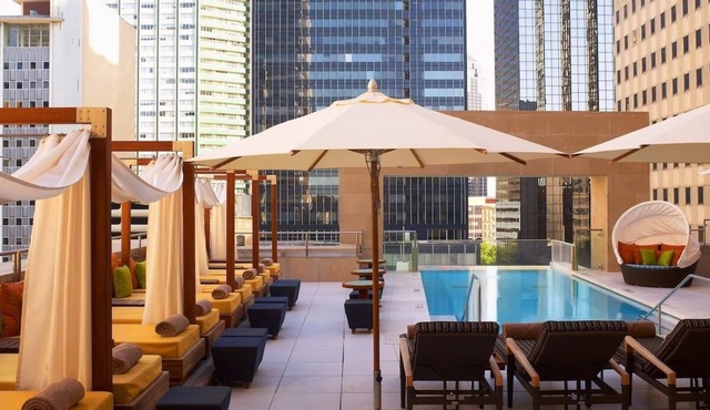 Top-Floor Suite with Outdoor Space, Perfect for Entertaining