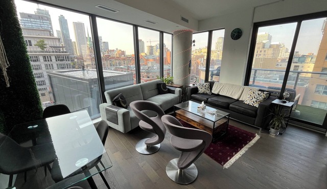 Toronto's Most Beautiful Unit at the Best Location for Monthly Rent
