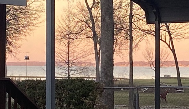 Tranquil 3 bed 2 bath home at Cedar Creek Lake