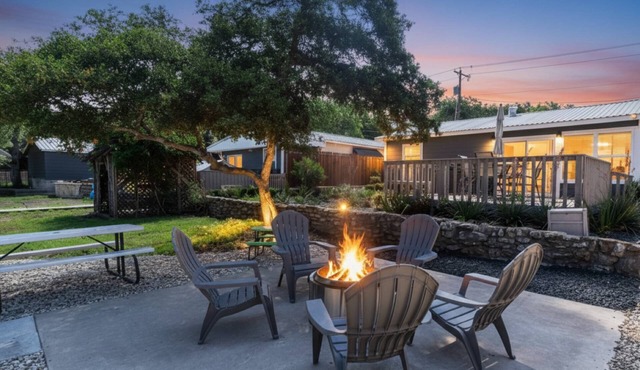 Tranquil Escape at Casita del Lago Azul - Lakefront Serenity with Semi-Private Cove & Fire Pit