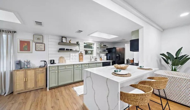 Tranquil Home by IAH, Shop&Dine