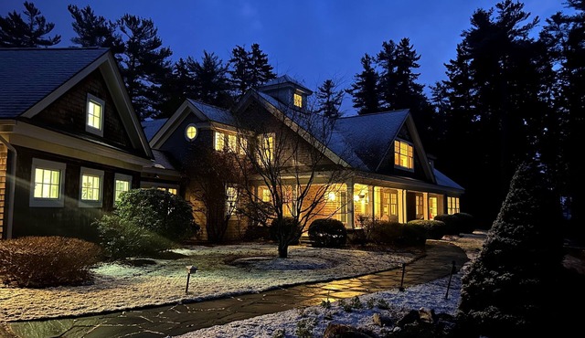 Tranquility Redefined. The Maine House on Dingley in Harpswell