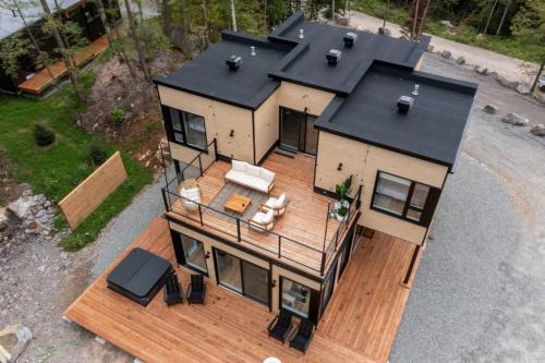 Ultra Luxurious Modern Chalet Private Jacuzzi