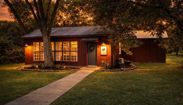 Unique Event Space Sleeps 11 around Wedding Venues