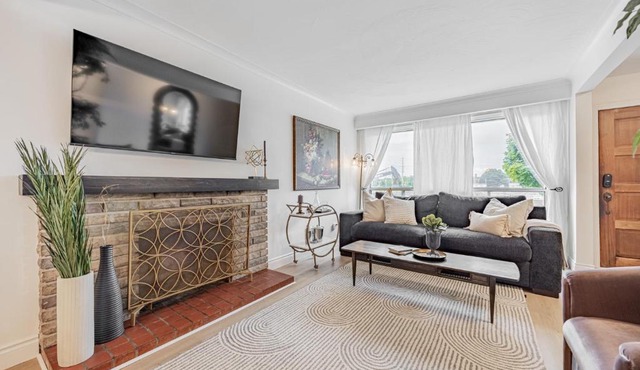 Unique Oasis with Tri-City Access
