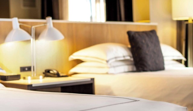 Urban Sophistication: Spacious Rooms, Close to Arts Scene and Attractions