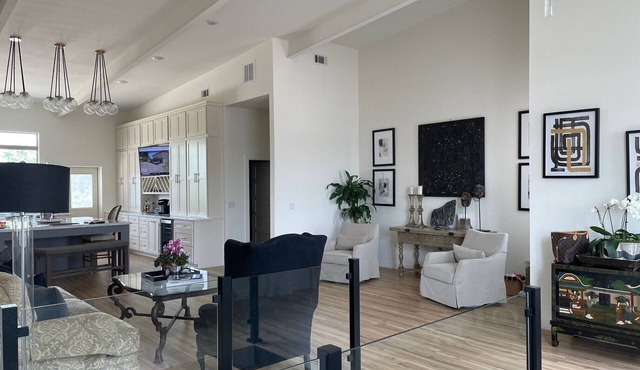 Very convenient, beautiful home with great restaurants within walking distance