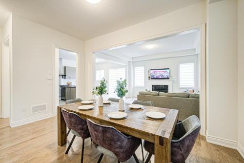 Very Modern New Luxury House in RichmondHill