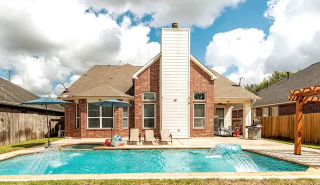 Villa Grande with Climatized Pool, SPA, Yoga Room/Playroom, BBQ, Fast WI-FI