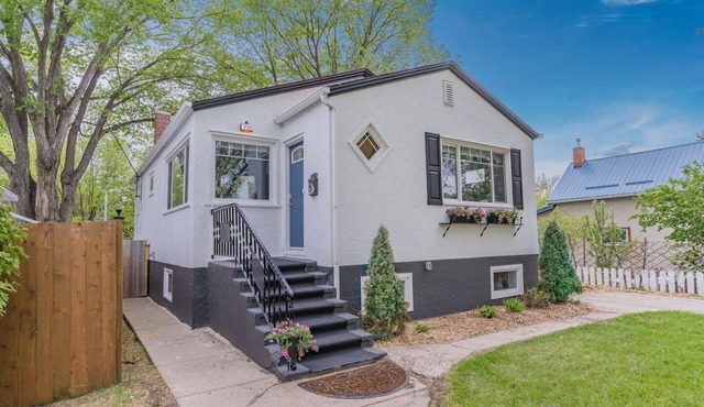 VIP YXE - Broadway | Four Bedroom Whole Home
