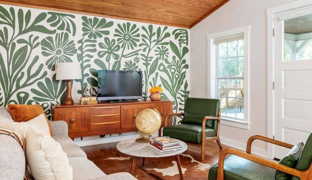 Walkable, Prime E. Austin Location - Casa Cherico