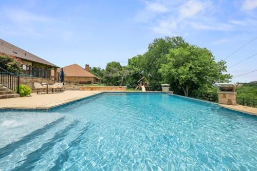 Wanderers Haven - pool, media room, gatherings