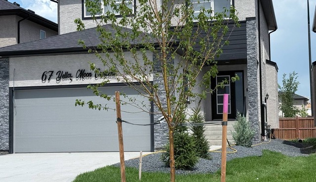 Warm, Inviting Basement Suite Quiet Stay in a Safe, Upscale Area