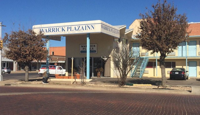 Warrick Plaza Inn