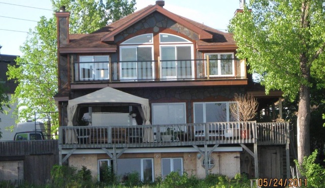 Waterfront Apartment 300742