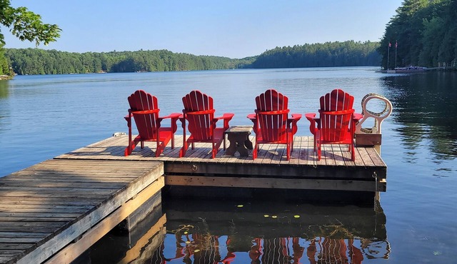 Waterfront cottage on beautiful East Moore lake!