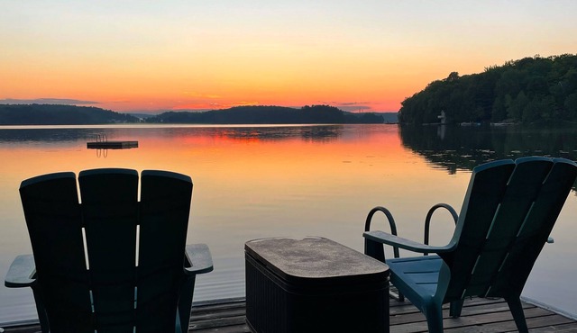 Waterfront Cottage with 11/10 Views on 3 Mile Lake
