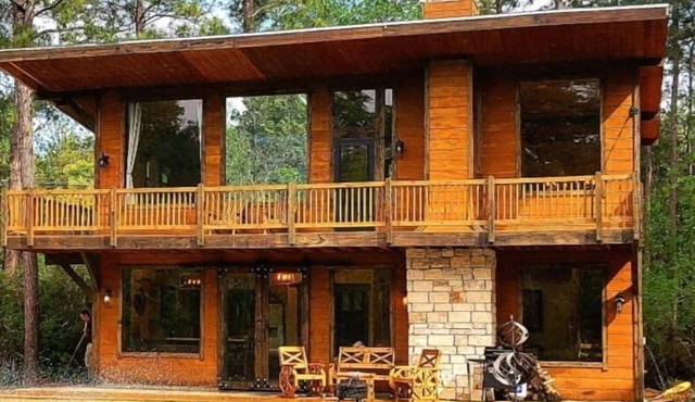 Waterfront Houston Hideout In a Magical Forest