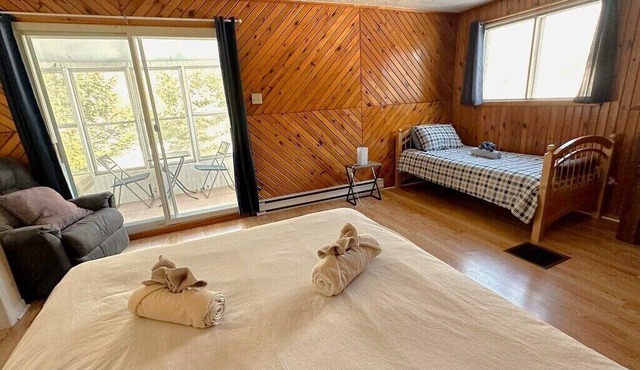 Waterfront, Nature + activities. Close to Tremblant and the superb Omega Park