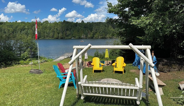 Waterfront Private Hideaway near Bancroft (ClamOnInn)